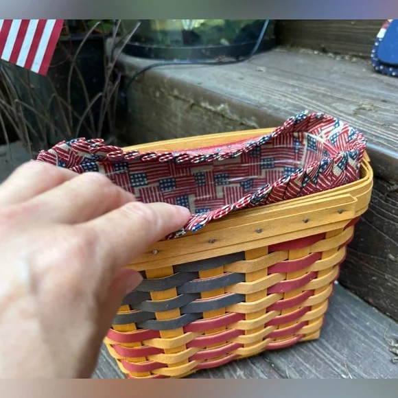 Longaberger 25th Anniversary Basket w/ Red & Blue Flag, Fabric & Plastic Liner - Picture 6 of 11